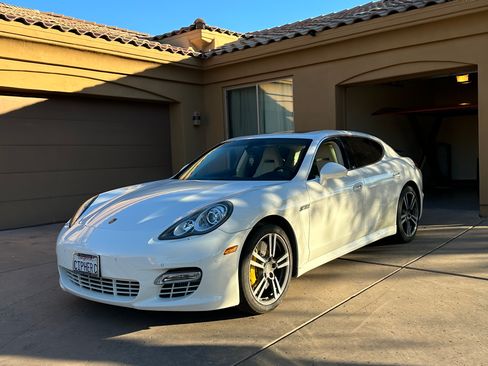 Used 2010 Porsche Panamera Turbo image 1