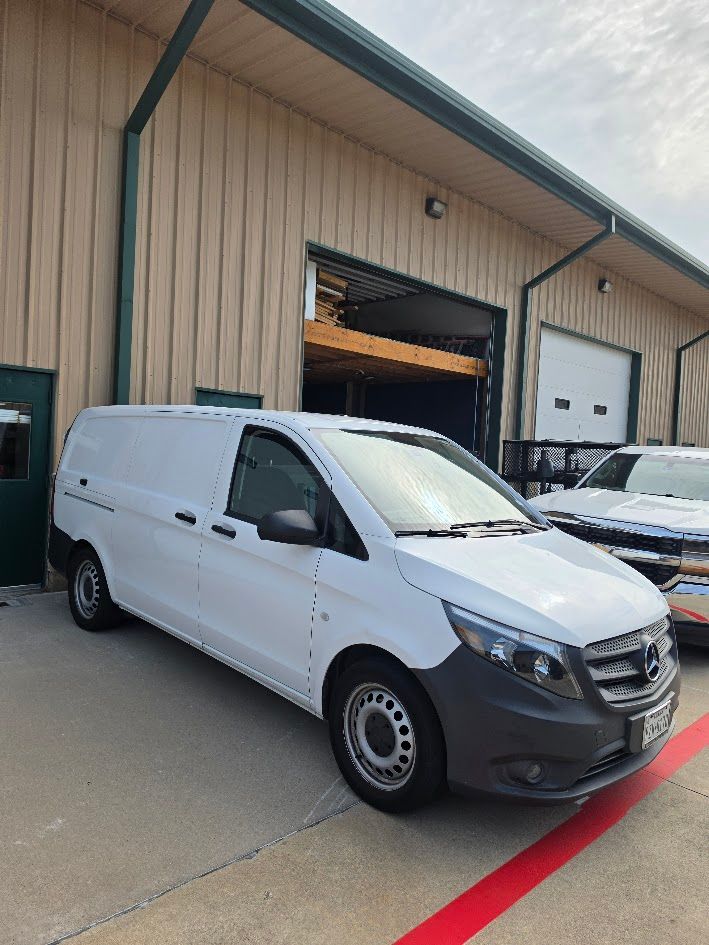 Used 2021 Mercedes-Benz Metris image 1