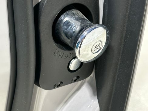 Used 2022 Rolls-Royce Cullinan w/ Dark Exterior Package image 19