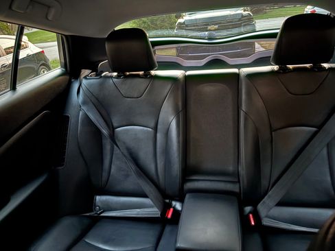 Used 2017 Toyota Prius Prime Premium image 4