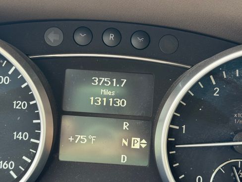 Used 2010 Mercedes-Benz ML 350 BlueTEC 4MATIC image 14