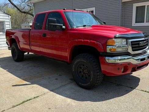 Used 2004 GMC Sierra 2500 SLT w/ Heavy-Duty Power Package image 8