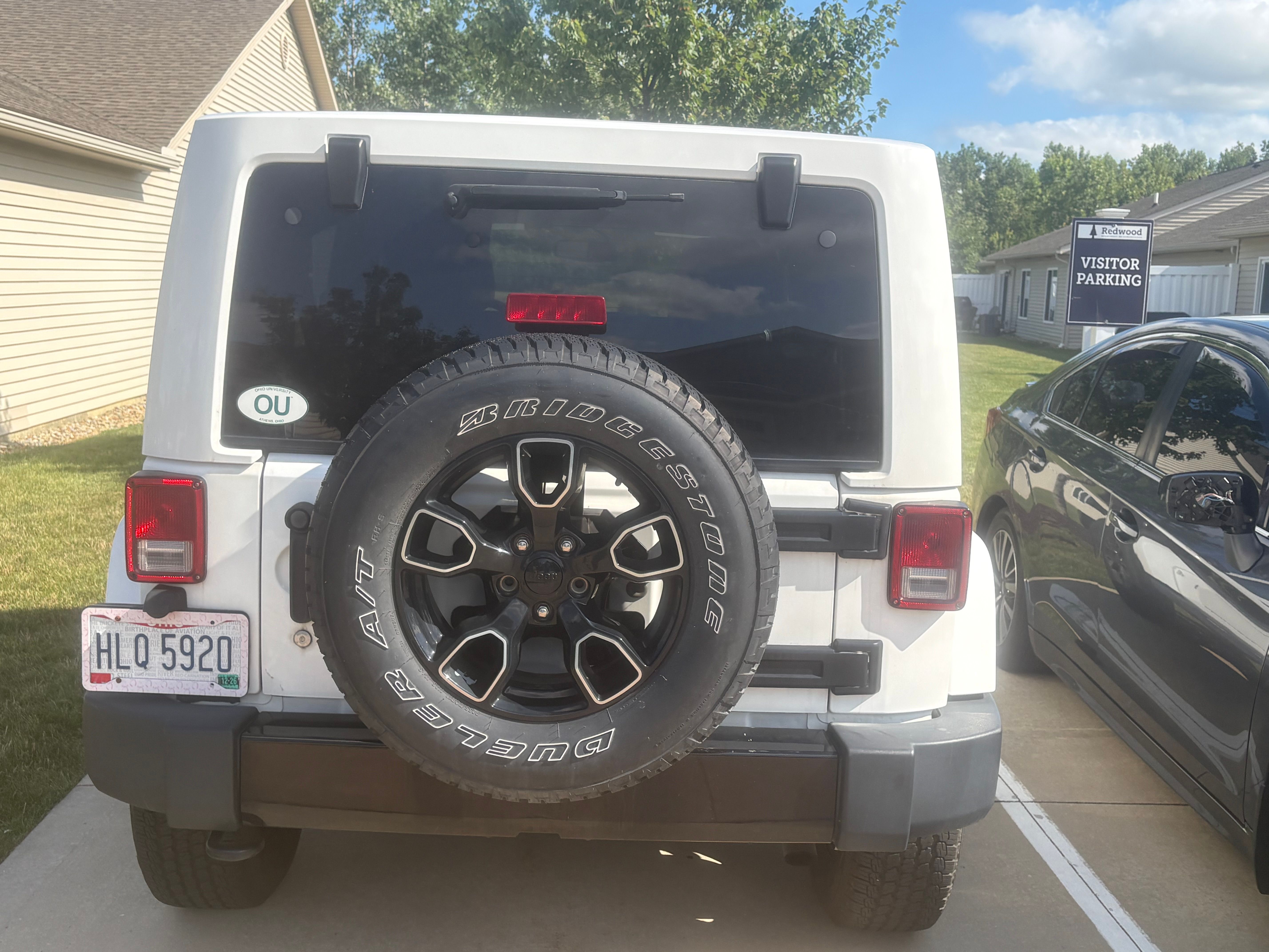 Used 2018 Jeep Wrangler Unlimited Sahara AWD/4WD image 9