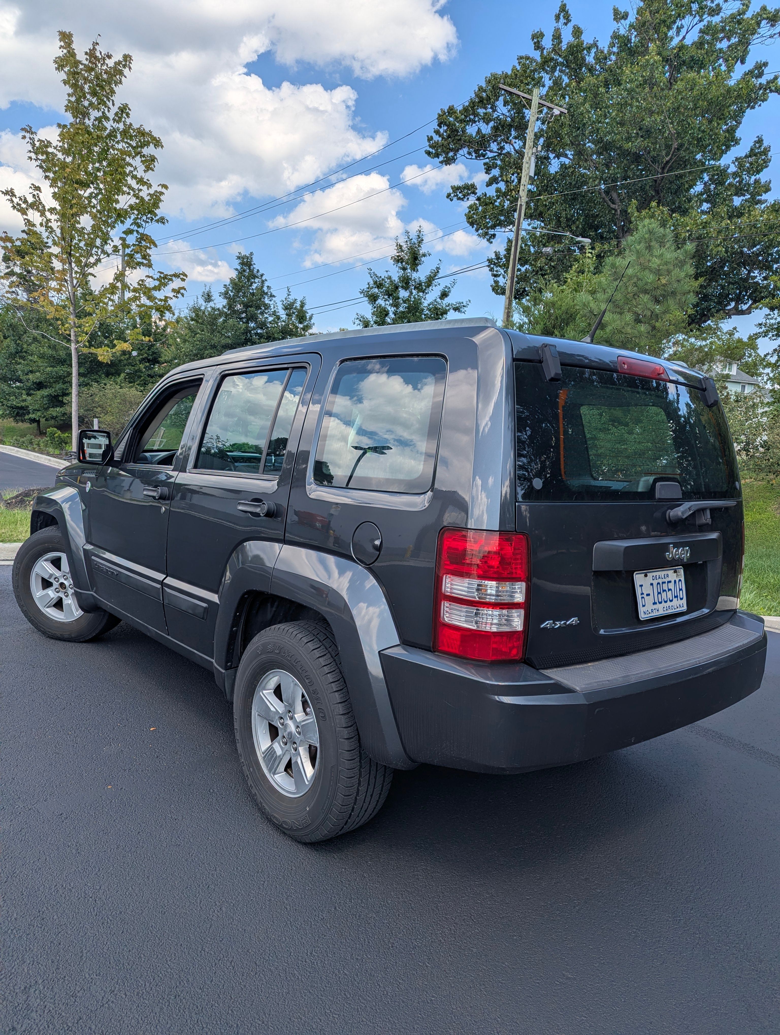 Used 2011 Jeep Liberty Sport AWD/4WD image 10