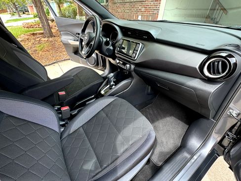 Used 2019 Nissan Kicks SV w/ Exterior Package FWD image 18