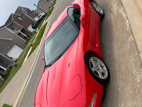 Used 1997 Chevrolet Corvette Coupe w/ Performance Handling Pkg image 11