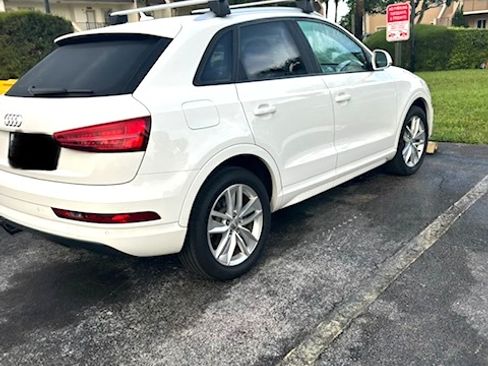 Used 2017 Audi Q3 2.0T Premium w/ Convenience Package FWD image 2