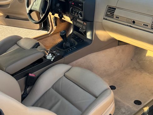 Used 1995 BMW 325i Convertible RWD image 10