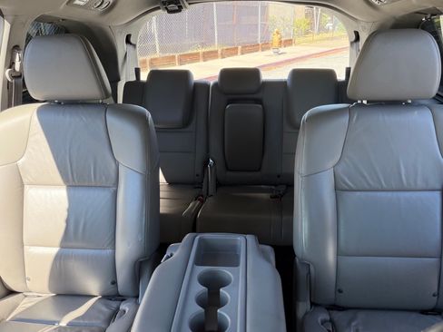 Used 2012 Honda Odyssey Touring image 8