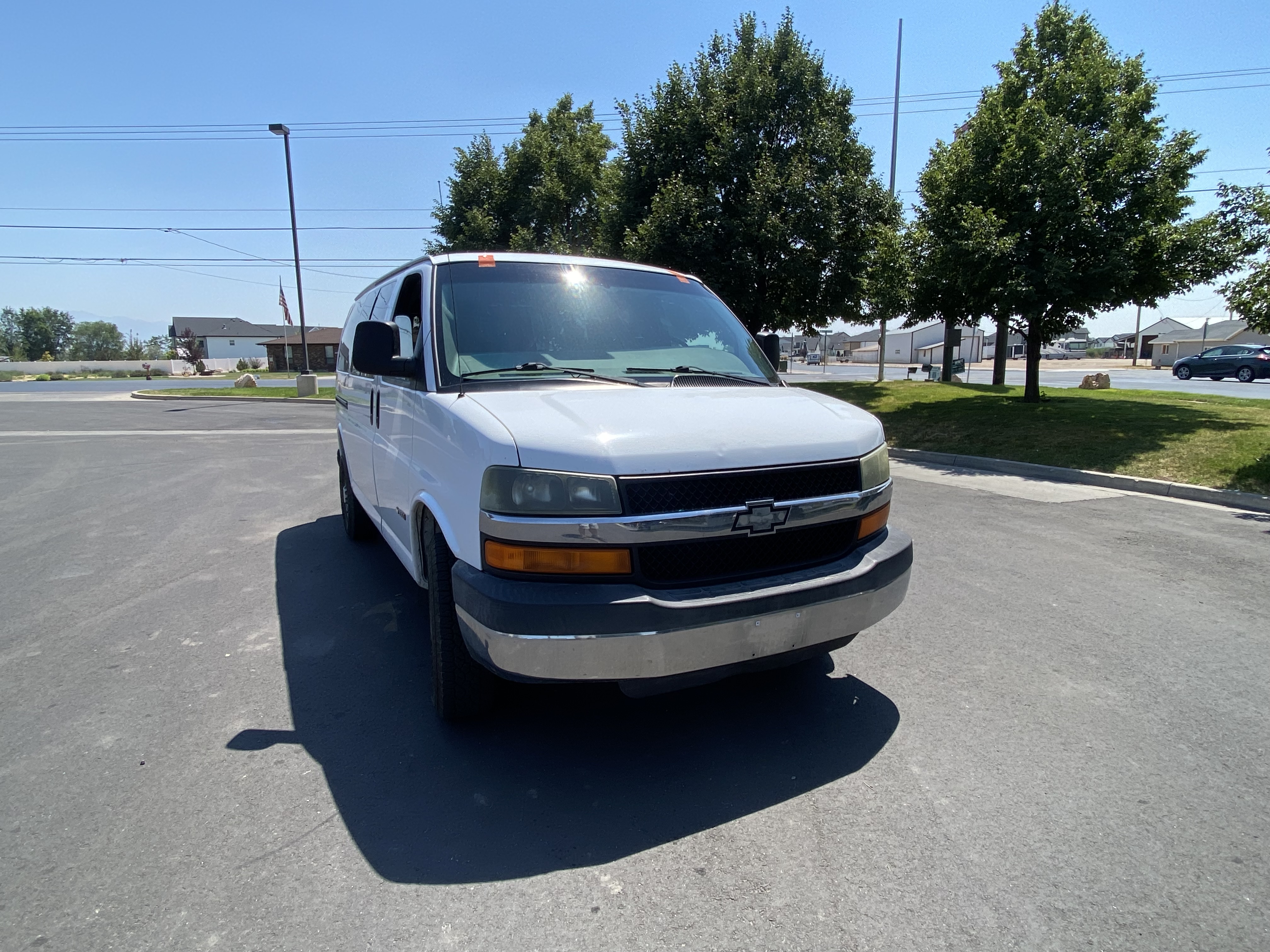 Used 2006 Chevrolet Express 3500 Passenger w/ LT Preferred Equipment Group RWD image 1