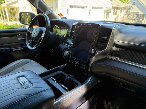 Used 2022 RAM 1500 Limited AWD/4WD image 11