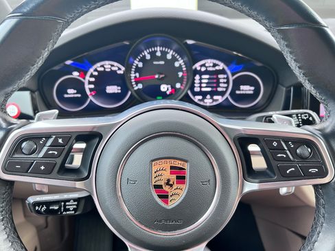 Used 2021 Porsche Cayenne AWD/4WD image 4