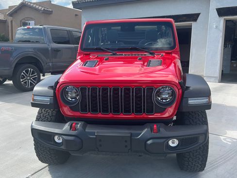 Used 2024 Jeep Wrangler Rubicon w/ Convenience Group AWD/4WD image 6