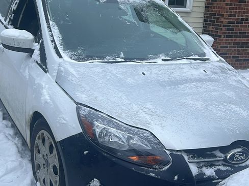 Used 2012 Ford Focus SE image 2