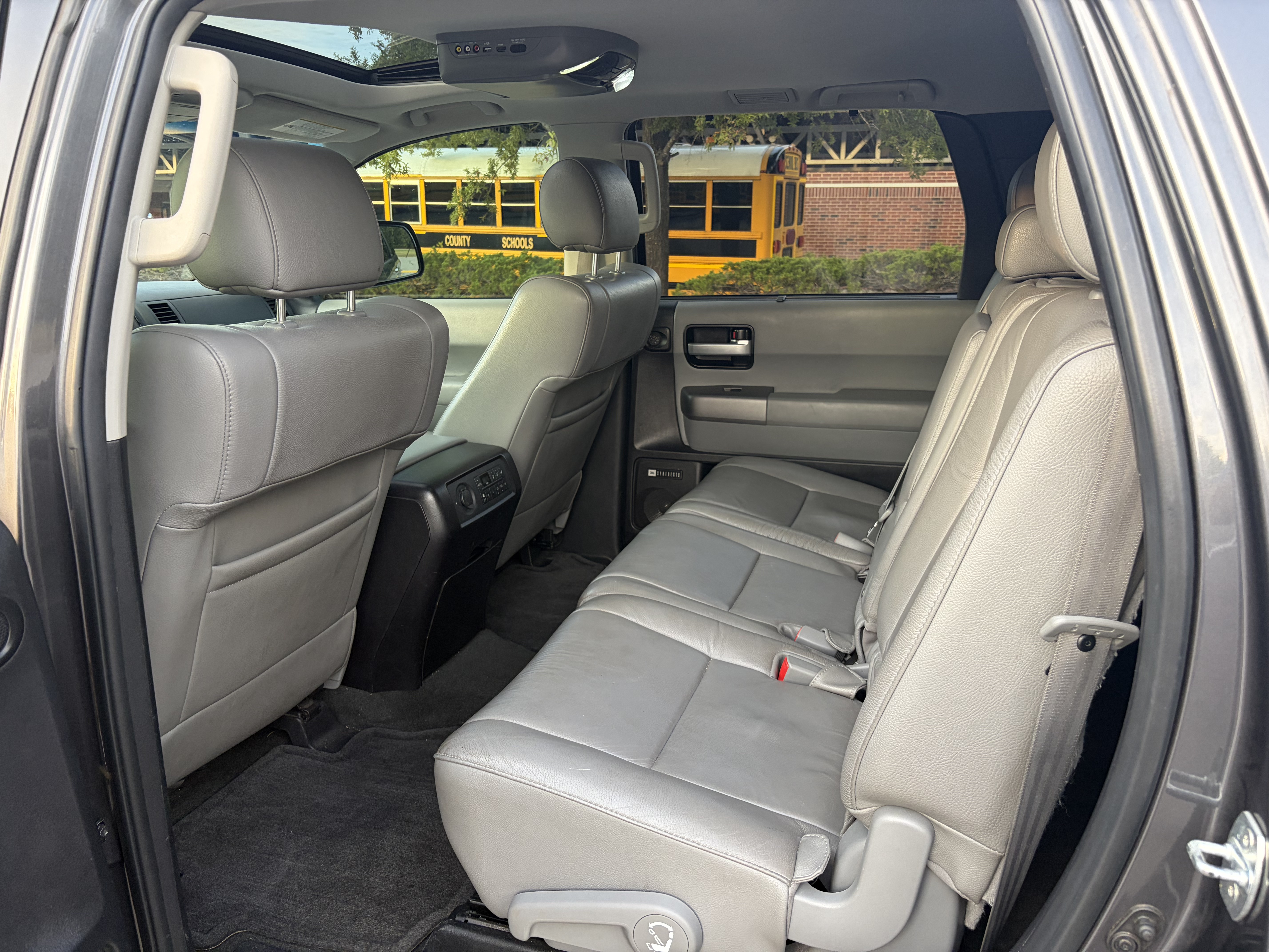 Used 2016 Toyota Sequoia Limited w/ Safety & Convenience Package RWD image 9