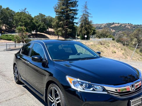 Used 2016 Honda Accord Sport image 5