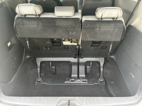 Used 2022 Toyota Sienna XLE w/ XLE Plus Package FWD image 13