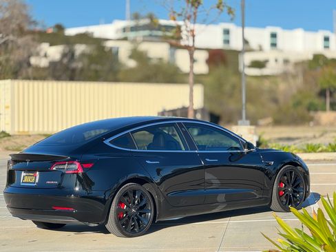 Used 2018 Tesla Model 3 Performance image 5