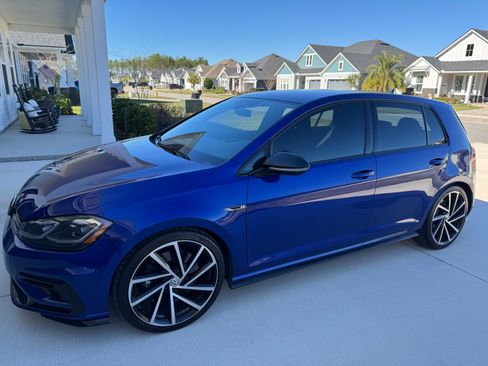 Used 2019 Volkswagen Golf 4-Door image 1