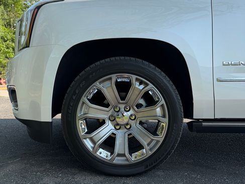 Used 2019 GMC Yukon XL Denali w/ Denali Ultimate Package AWD/4WD image 26