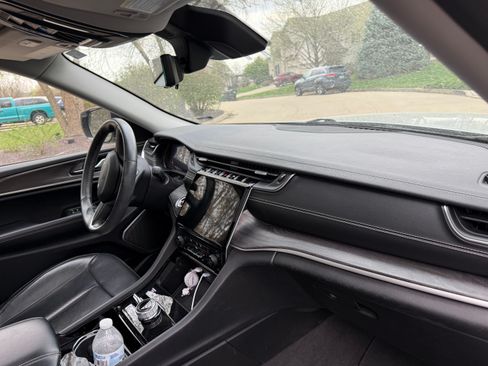 Used 2021 Jeep Grand Cherokee L Limited w/ Luxury Tech Group II image 8