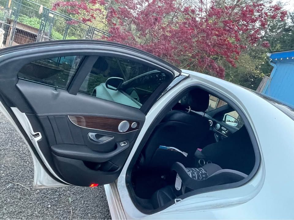 Used 2017 Mercedes-Benz C 300 4MATIC Sedan image 9