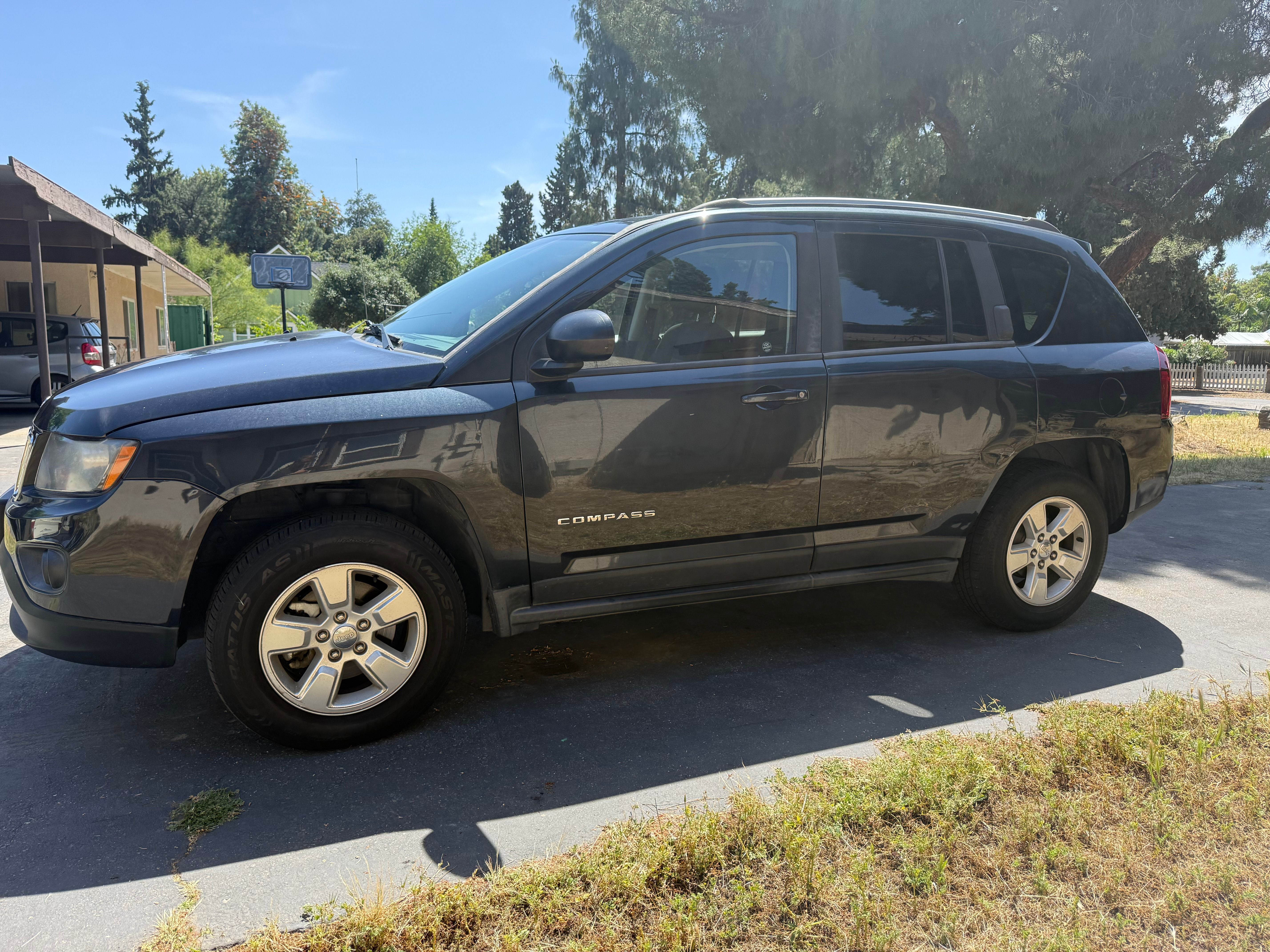 Used 2015 Jeep Compass Sport w/ Power Value Group FWD image 2