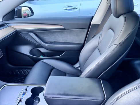 Used 2023 Tesla Model 3 Standard Range image 19