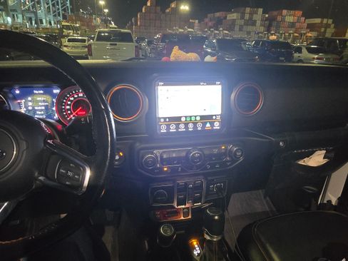 Used 2021 Jeep Gladiator Mojave image 14