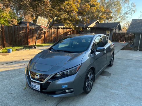 Used 2021 Nissan Leaf SV image 11