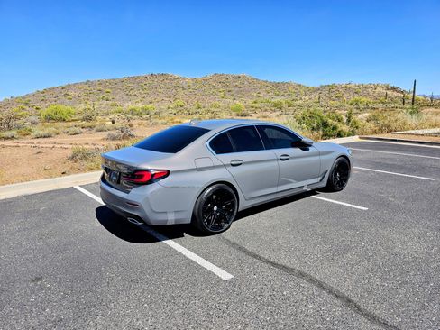 Used 2022 BMW 530i w/ Convenience Package image 4