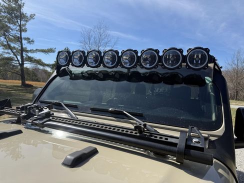 Used 2020 Jeep Gladiator Sport w/ Quick Order Package 24S image 9