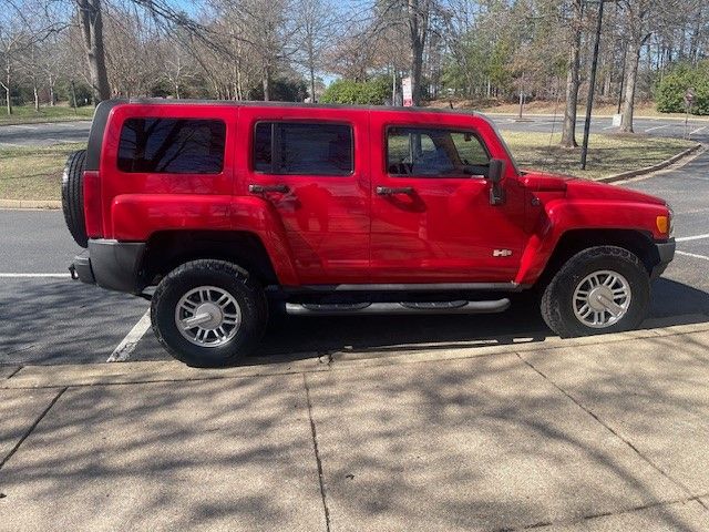 Used 2010 HUMMER H3 AWD/4WD image 6