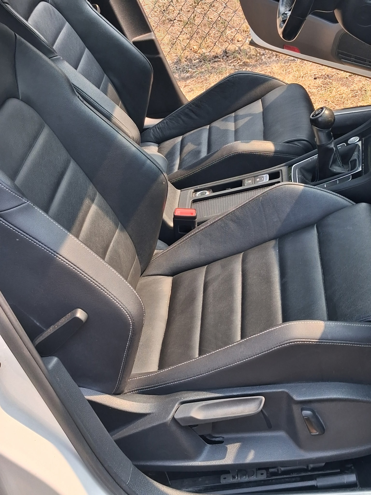 Used 2016 Volkswagen Golf 4-Door AWD/4WD image 21