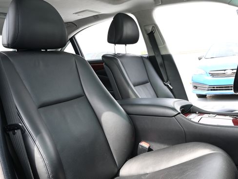 Used 2011 Lexus LS 460 L w/ Luxury Pkg AWD/4WD image 11
