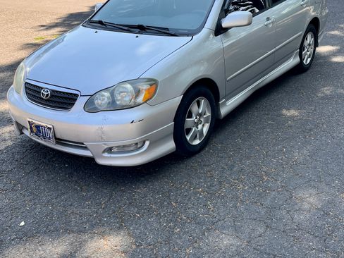 Used 2005 Toyota Corolla S w/ Extra Value Pkg 1 FWD image 1