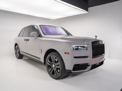 Used 2021 Rolls-Royce Cullinan image 1