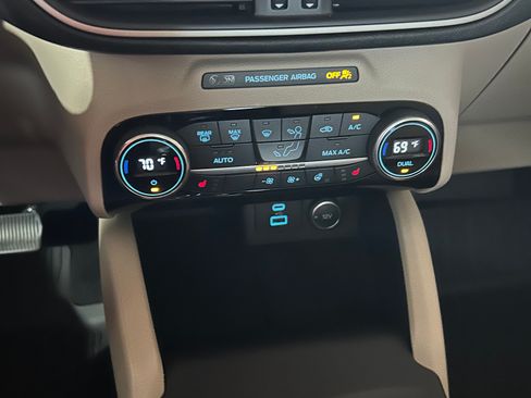 Used 2021 Ford Escape SEL FWD image 18