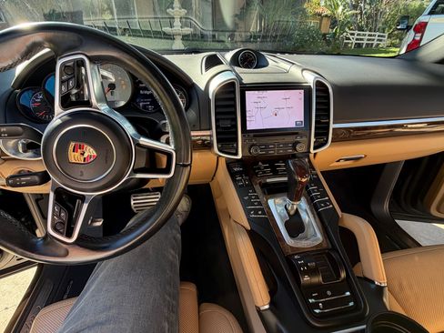 Used 2017 Porsche Cayenne S image 24