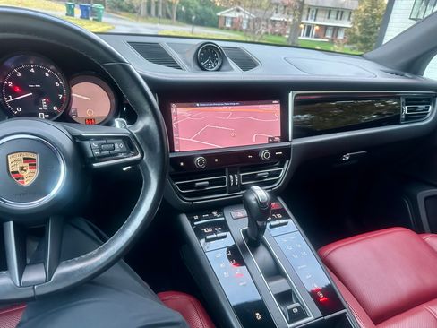 Used 2023 Porsche Macan image 20