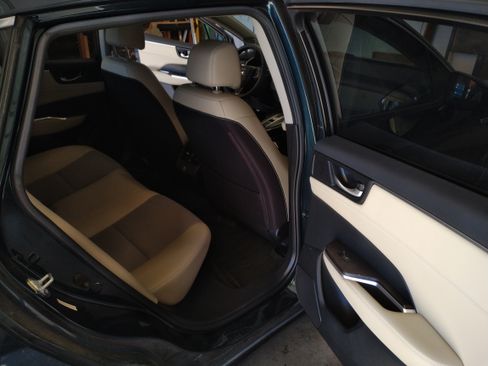 Used 2018 Honda Clarity Plug-In Hybrid image 9