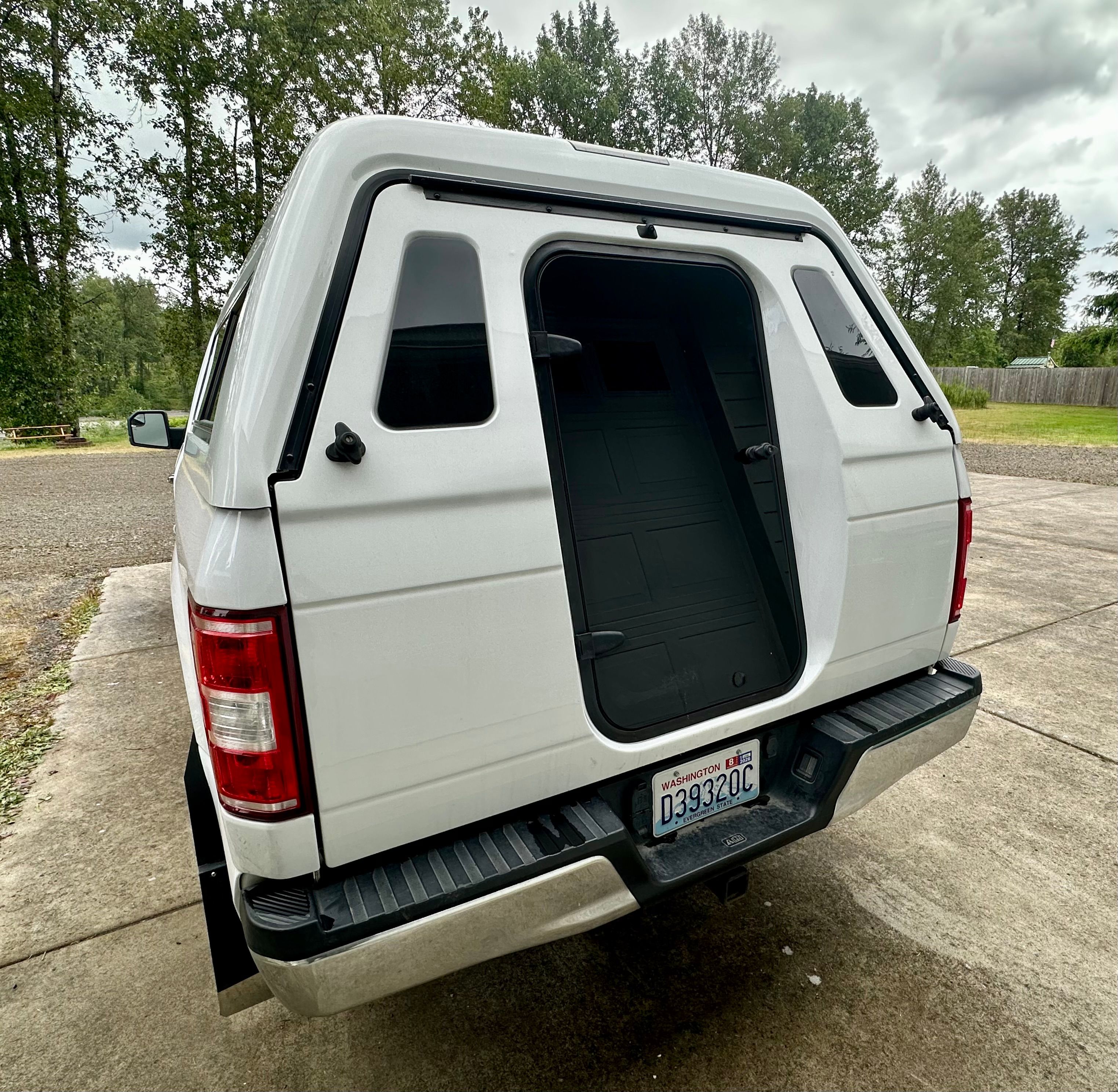 Used 2019 Ford F150 XLT w/ Equipment Group 302A Luxury AWD/4WD image 4