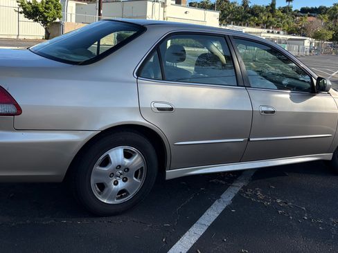 Used 2001 Honda Accord EX image 4