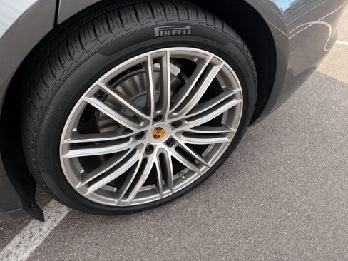 Used 2019 Porsche Panamera 4 AWD/4WD image 21