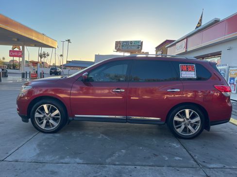 Used 2014 Nissan Pathfinder Platinum w/ Platinum Premium Package AWD/4WD image 17