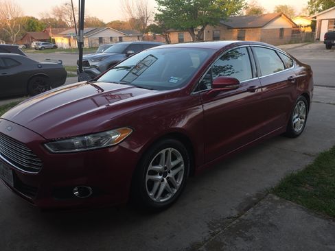 Used 2016 Ford Fusion SE w/ Equipment Group 202A image 6