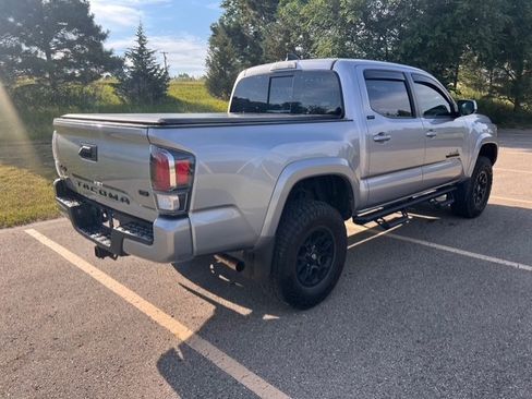 Used 2021 Toyota Tacoma SR5 w/ Technology Package AWD/4WD image 4