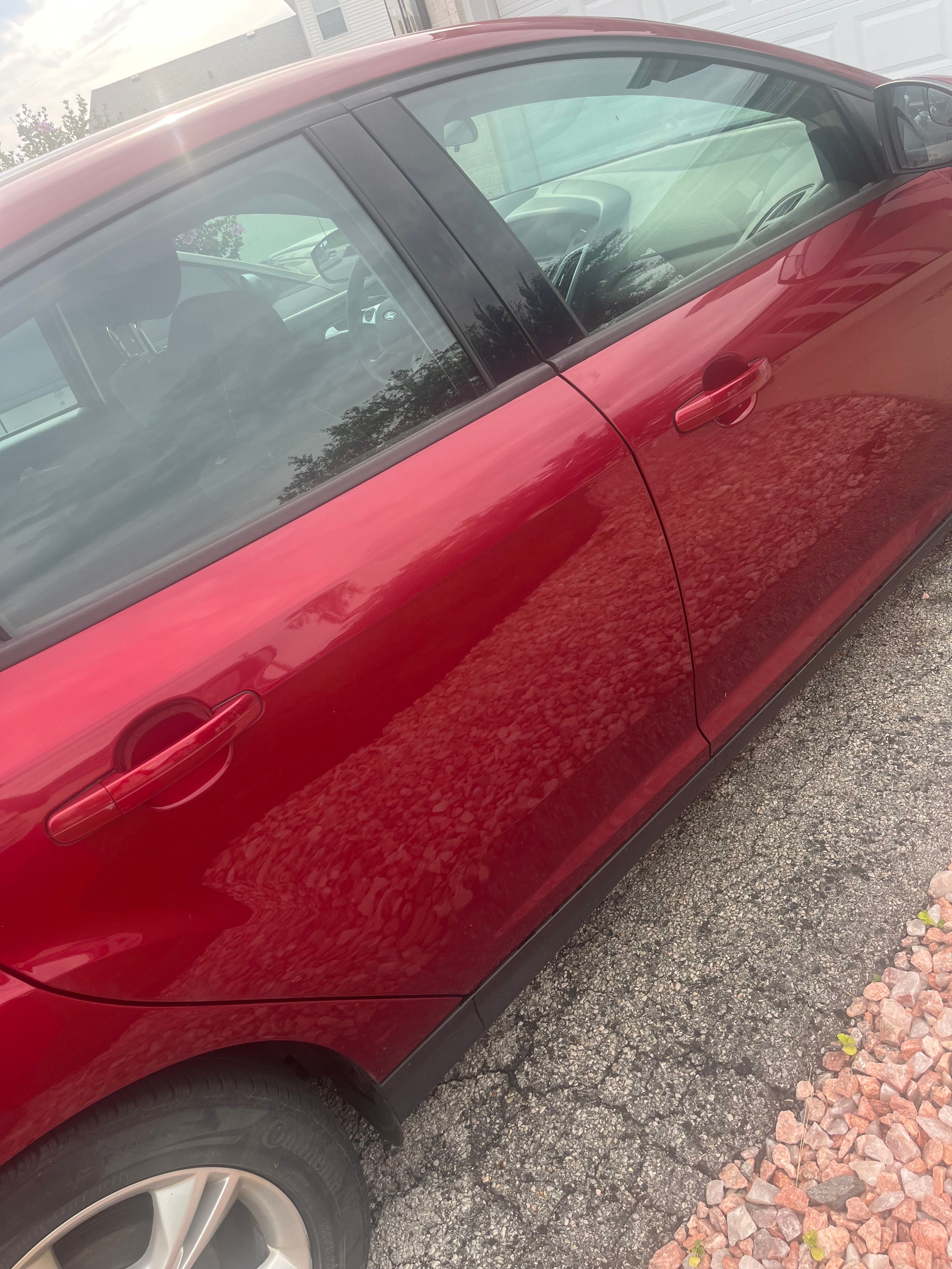 Used 2014 Ford Focus SE w/ SE Winter Package FWD image 2