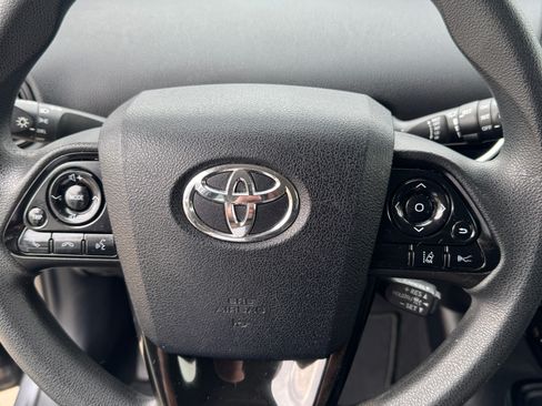 Used 2020 Toyota Prius LE image 14