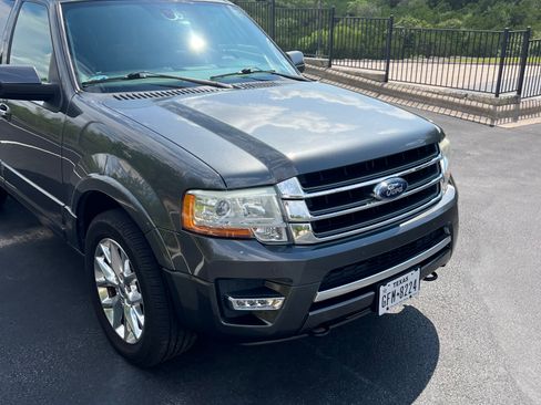 Used 2015 Ford Expedition Limited w/ Equipment Group 301A AWD/4WD image 23